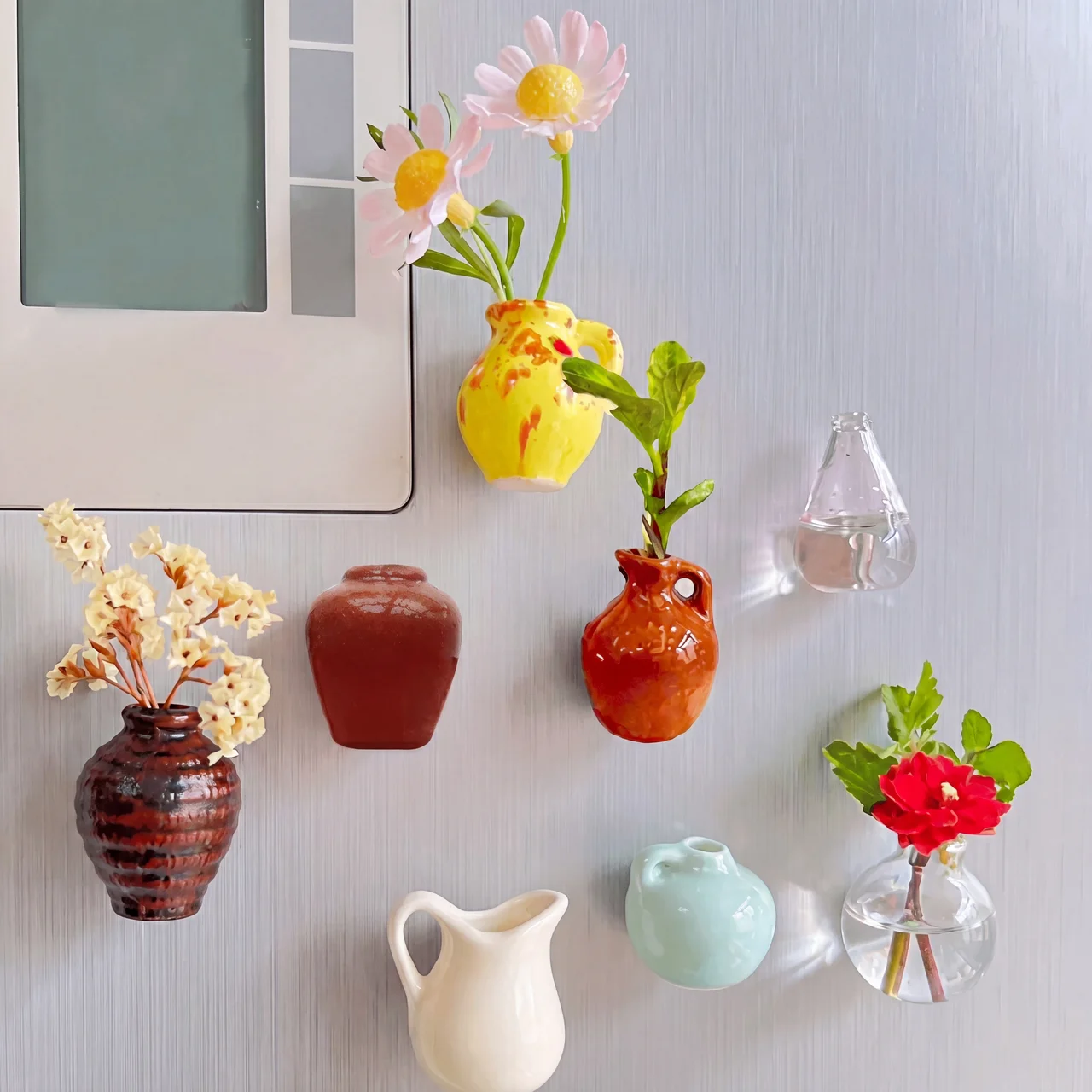 Mini Magnetic Flower Vases